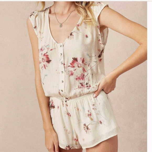 BEACH BUNNY Niko Romper M - Picture 1 of 7